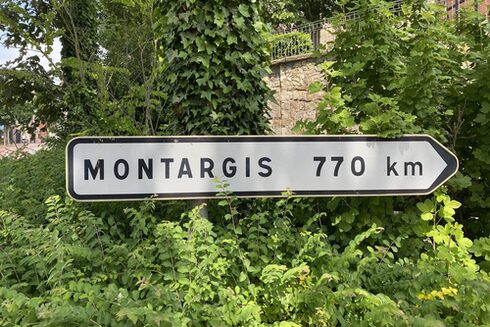 Wegweiser nach Montargis in Greven